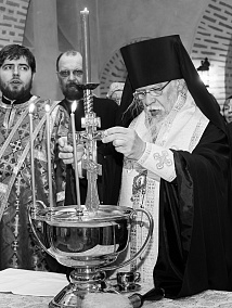 епископ орехово-зуевский пантелеимон малым чином освятил храм в кожухово_13_1